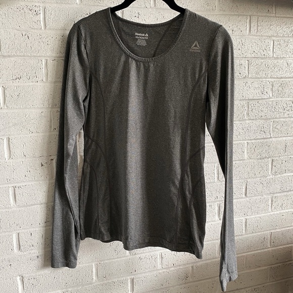 🤸 NWOT Long Sleeve Reebok Top 🤸 - Picture 2 of 4